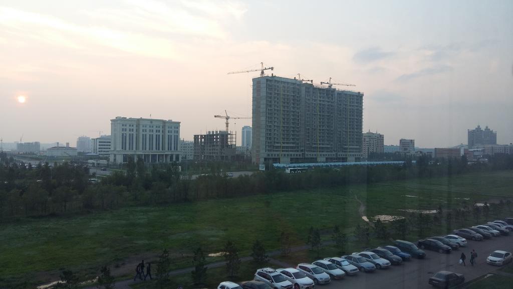 Apartment In Heart Of Astana Exterior foto